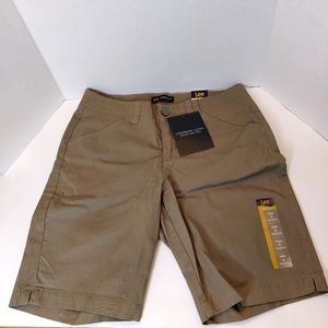 SOLD!!!NWT LEE Womens Sz 6 Bermuda shorts Regular Fit Deep Lichen Green Color